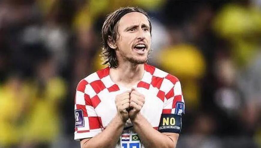 蒋光太、莱昂纳多两大核心缺战，尝到甜头的穆斯卡特把 541 阵型进行到底