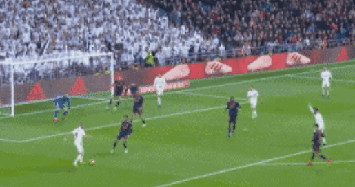 维尼修斯：友谊赛能帮巴西积累经验；我们都很喜欢和安帅共事