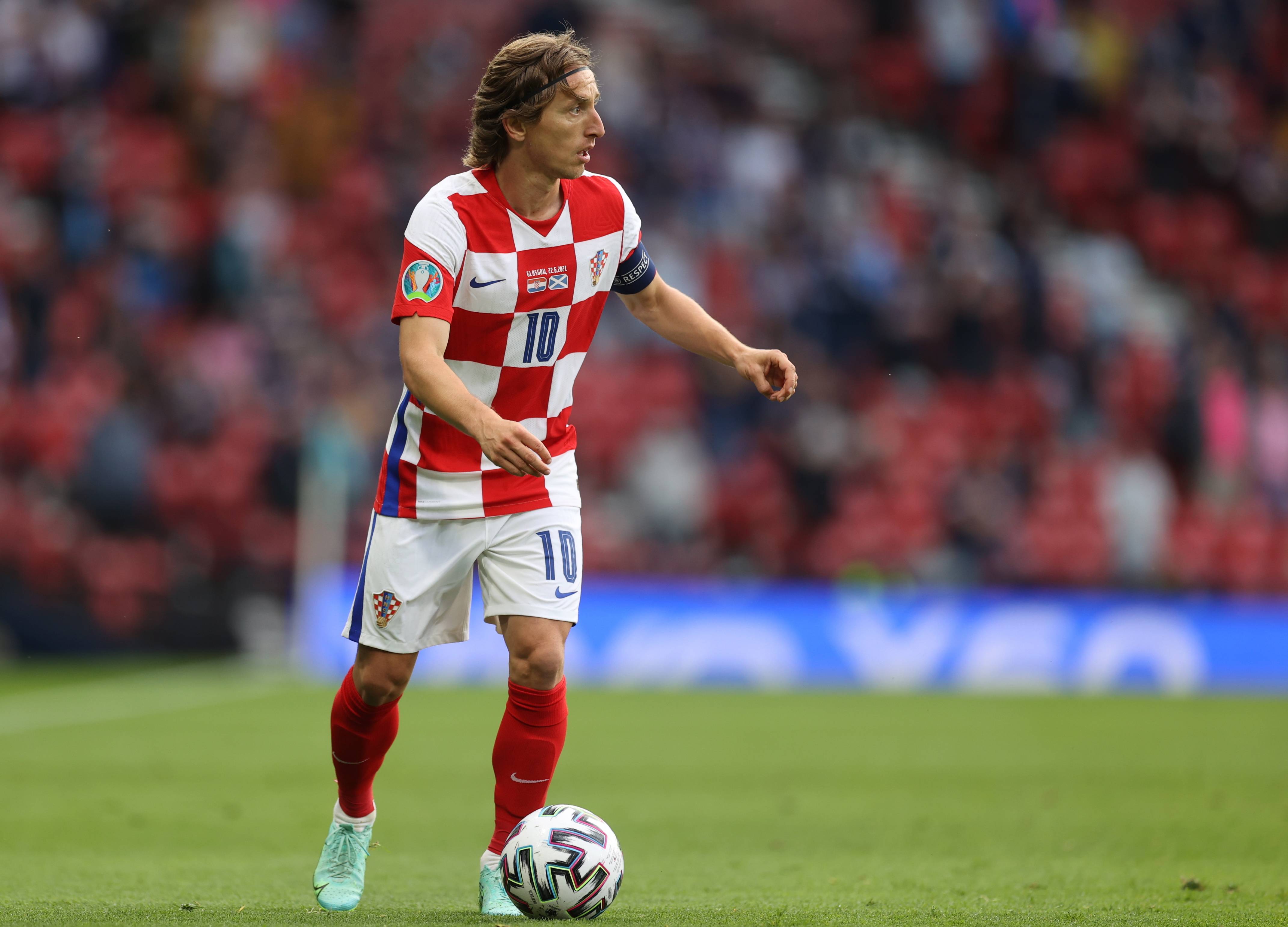 颜骏凌：真正的冠军点是德比；年轻球员涌现对中国足球是好事