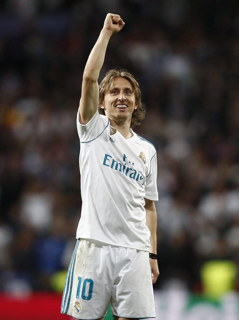 冠军收割机！梅西生涯48冠位居足坛历史头名，阿尔维斯第二